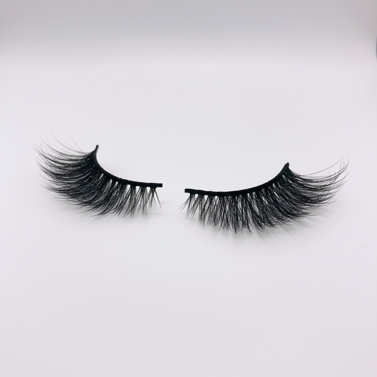 Dreamy Fox-Eye Lashes - Photo 3